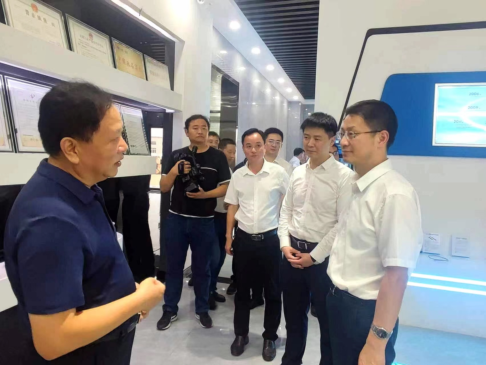 蕪湖市委副書(shū)記、代市長(zhǎng)徐志調(diào)研華宇電纜集團(tuán)