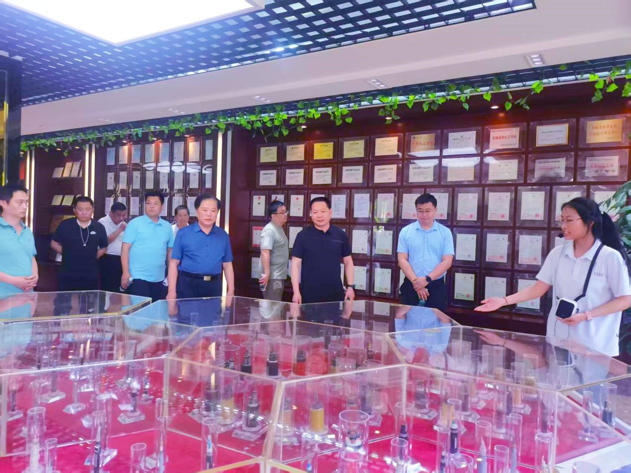 山東陽谷縣電纜企業(yè)代表團(tuán)蒞臨華宇集團(tuán)考察調(diào)研